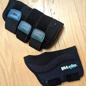 Set of 2 wrist braces (nearly brand new)